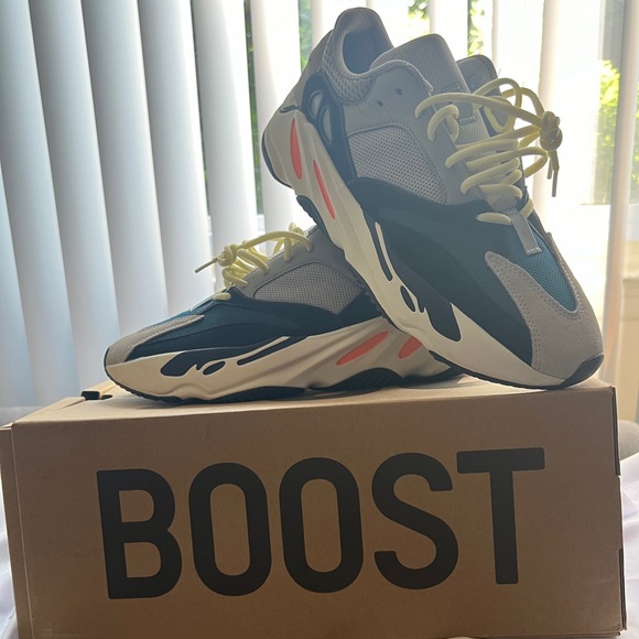 YEEZY BOOST 700 “wave runner” - Picture 4 of 5